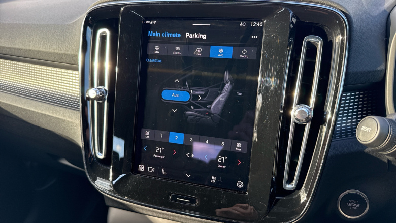 Volvo XC40 2.0 B3P Plus Dark 5dr Auto Petrol Estate